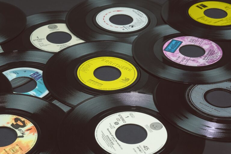 De Opkomst van Vinyl: Een Moderne Liefdesaffaire met Oude Platen
